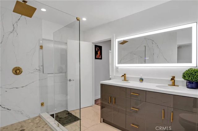 3204 W 27th St, Los Angeles, CA 90018