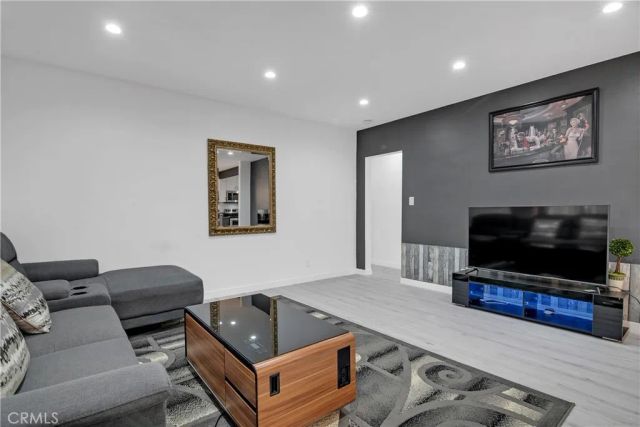 3204 W 27th St, Los Angeles, CA 90018