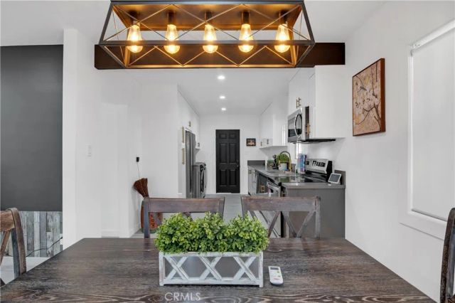 3204 W 27th St, Los Angeles, CA 90018