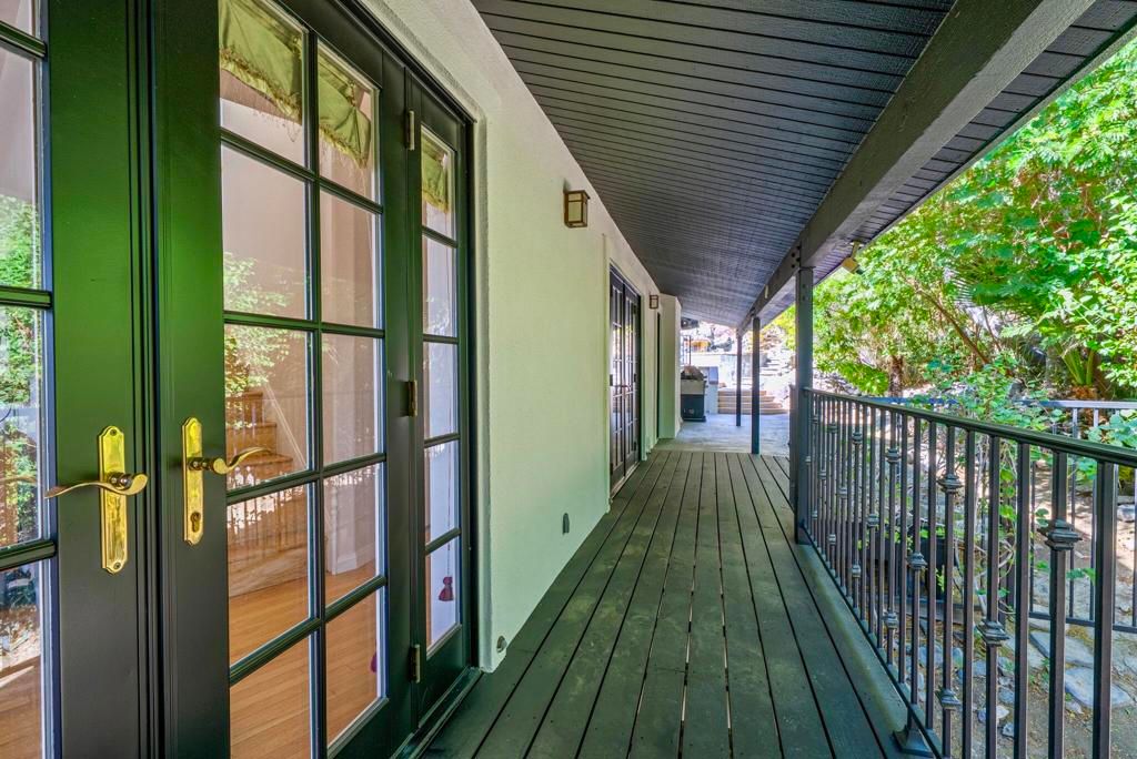 Image 43 of property listing at 151 S Tahquitz Drive, Palm Springs, CA 92262