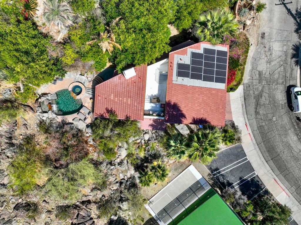 Image 5 of property listing at 151 S Tahquitz Drive, Palm Springs, CA 92262