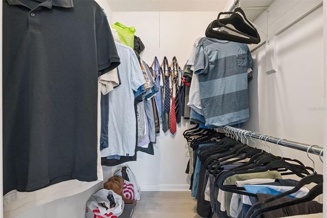 525 CONWAY ROAD 202, Orlando, FL 32807