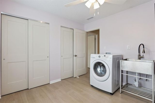 525 CONWAY ROAD 202, Orlando, FL 32807