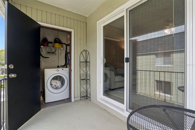 525 CONWAY ROAD 202, Orlando, FL 32807