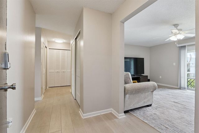 525 CONWAY ROAD 202, Orlando, FL 32807