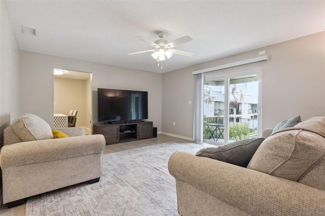 525 CONWAY ROAD 202, Orlando, FL 32807