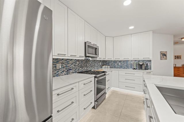 2385 HANOVER DRIVE, Dunedin, FL 34698