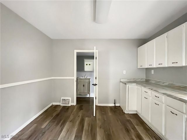 213 Gates Avenue, Elyria, OH 44035