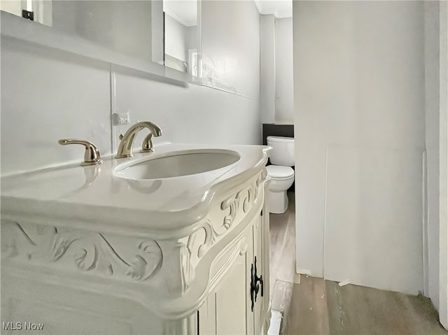 213 Gates Avenue, Elyria, OH 44035