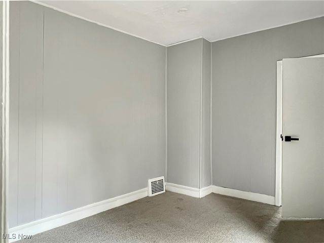 213 Gates Avenue, Elyria, OH 44035