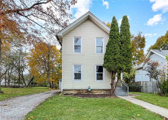 213 Gates Avenue, Elyria, OH 44035