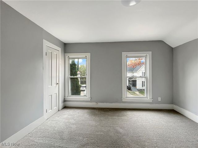 213 Gates Avenue, Elyria, OH 44035