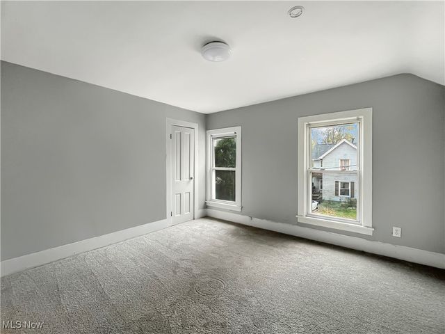 213 Gates Avenue, Elyria, OH 44035