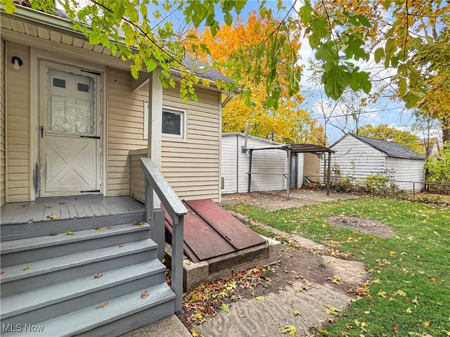 213 Gates Avenue, Elyria, OH 44035