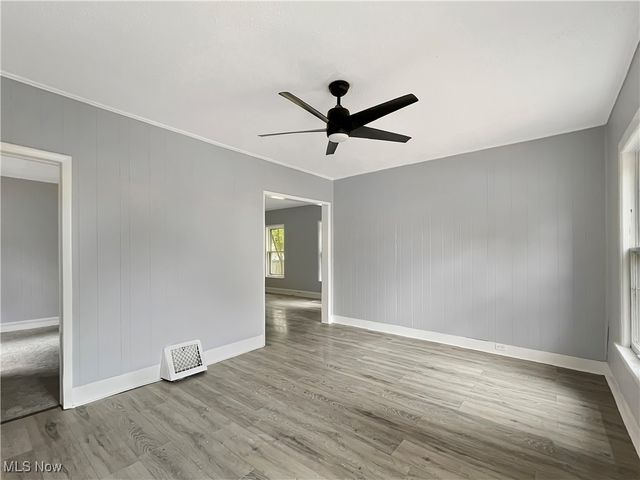 213 Gates Avenue, Elyria, OH 44035