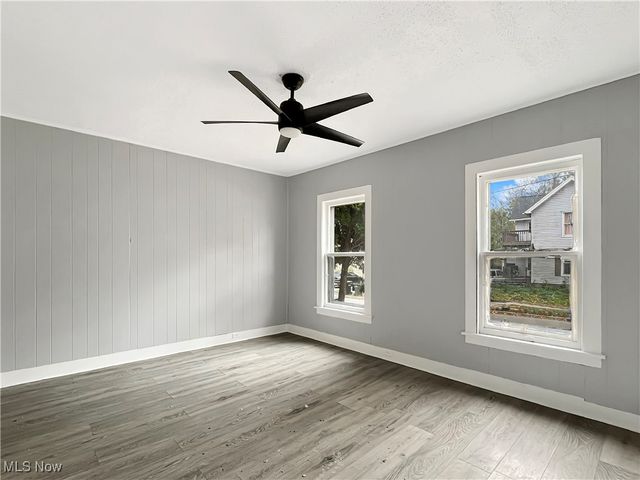 213 Gates Avenue, Elyria, OH 44035