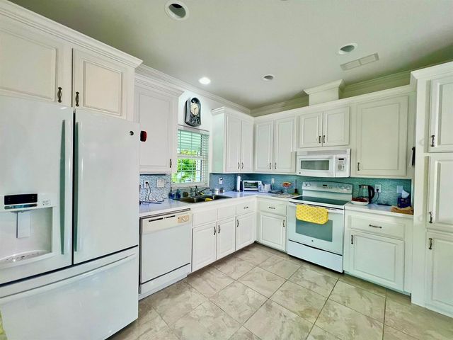 413 Hibiscus Drive, Deerfield Beach, FL 33442