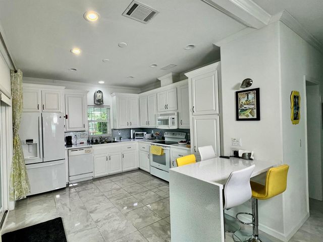 413 Hibiscus Drive, Deerfield Beach, FL 33442