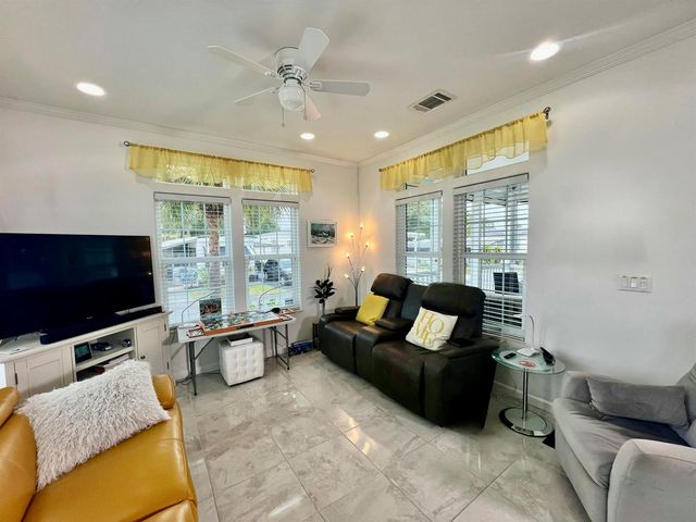 413 Hibiscus Drive, Deerfield Beach, FL 33442