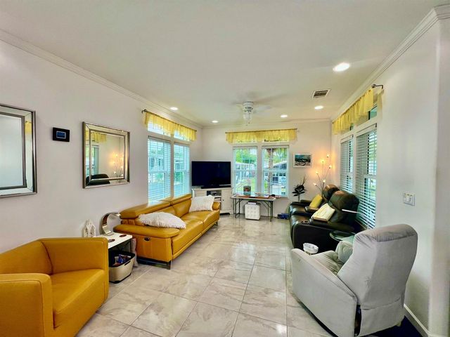 413 Hibiscus Drive, Deerfield Beach, FL 33442