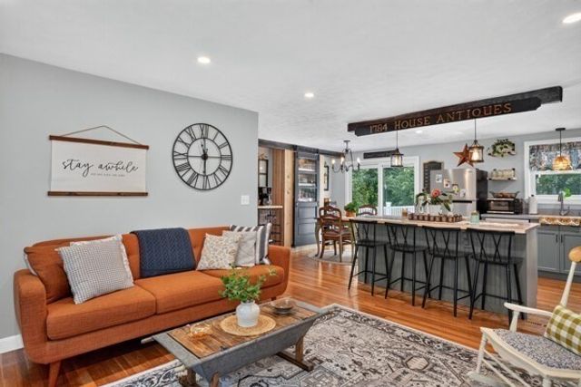 66 Old Bolton Rd, Hudson, MA 01749