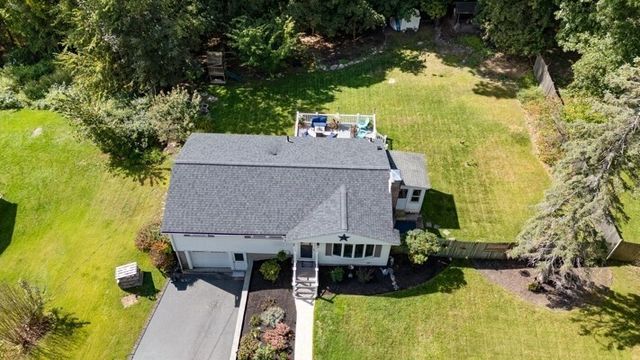 66 Old Bolton Rd, Hudson, MA 01749