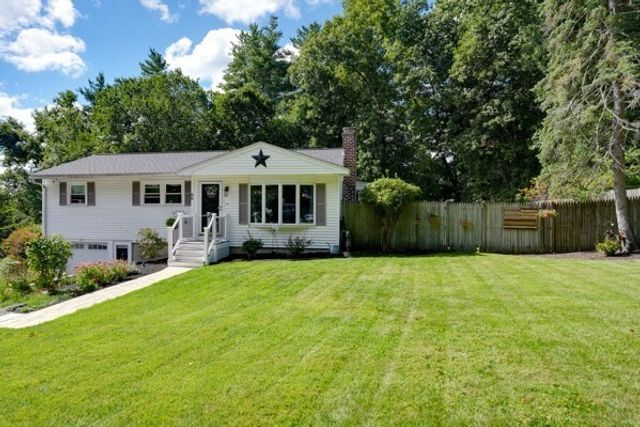 66 Old Bolton Rd, Hudson, MA 01749