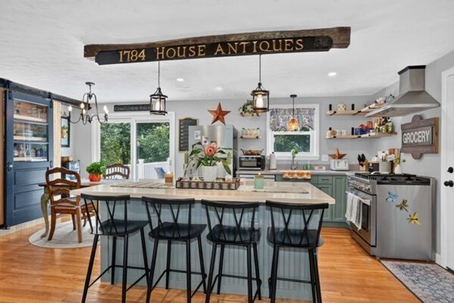 66 Old Bolton Rd, Hudson, MA 01749