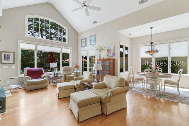 24 Glenmoor Pl, Hilton Head Island, SC 29926
