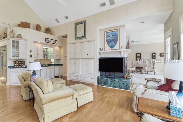 24 Glenmoor Pl, Hilton Head Island, SC 29926