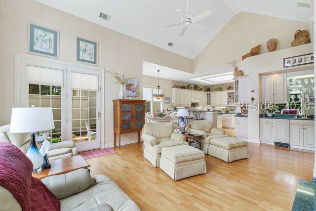 24 Glenmoor Pl, Hilton Head Island, SC 29926