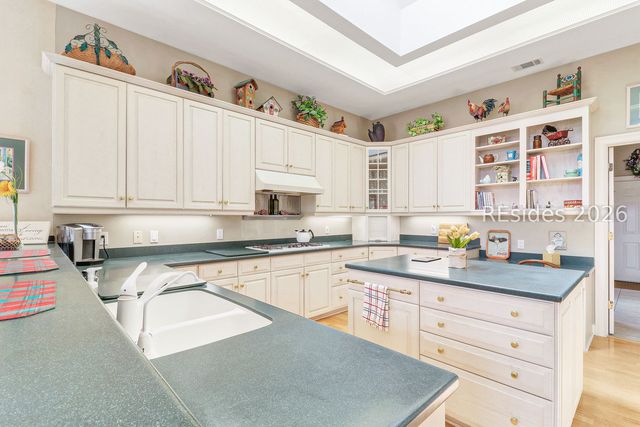 24 Glenmoor Pl, Hilton Head Island, SC 29926