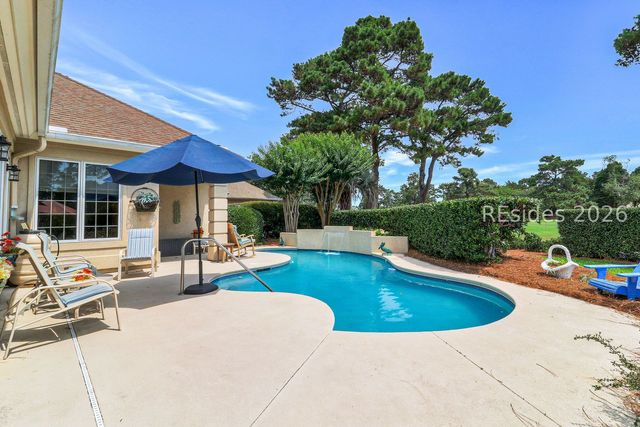 24 Glenmoor Pl, Hilton Head Island, SC 29926