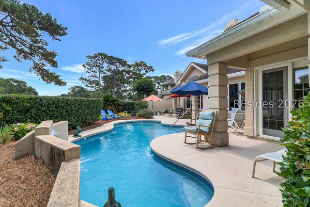 24 Glenmoor Pl, Hilton Head Island, SC 29926