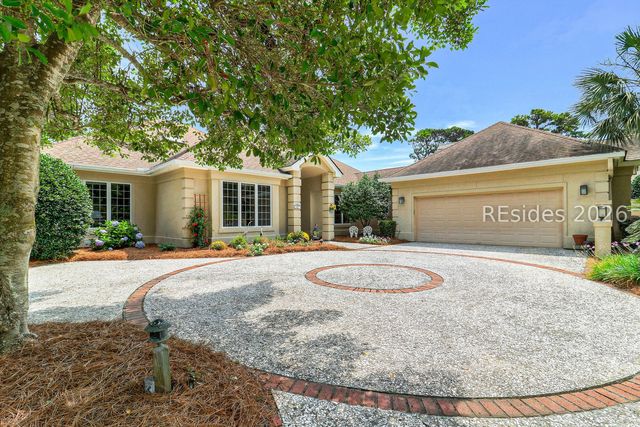 24 Glenmoor Pl, Hilton Head Island, SC 29926