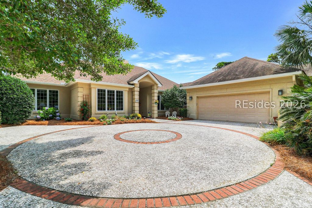 24 Glenmoor Pl, Hilton Head Island, SC 29926