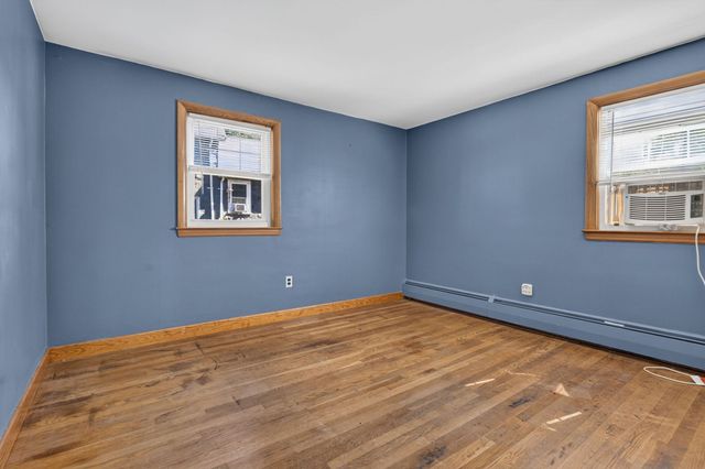 38 Park Ave, Reading, MA 01867