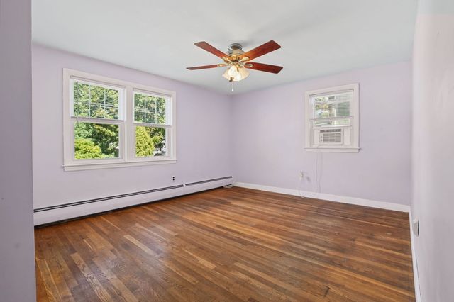 38 Park Ave, Reading, MA 01867