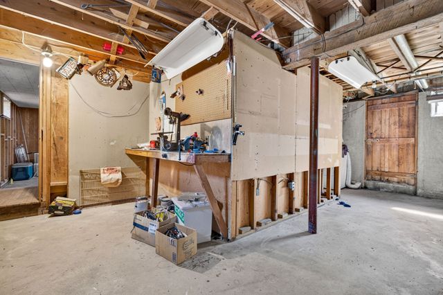 38 Park Ave, Reading, MA 01867