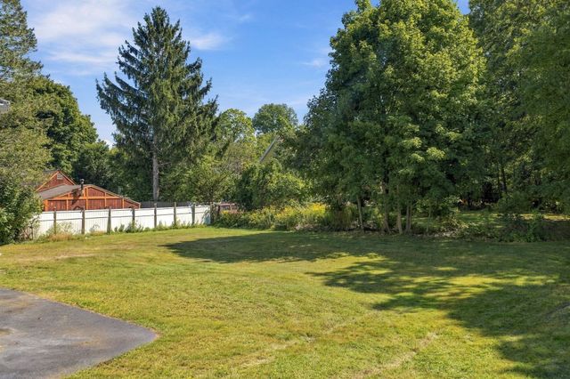 38 Park Ave, Reading, MA 01867