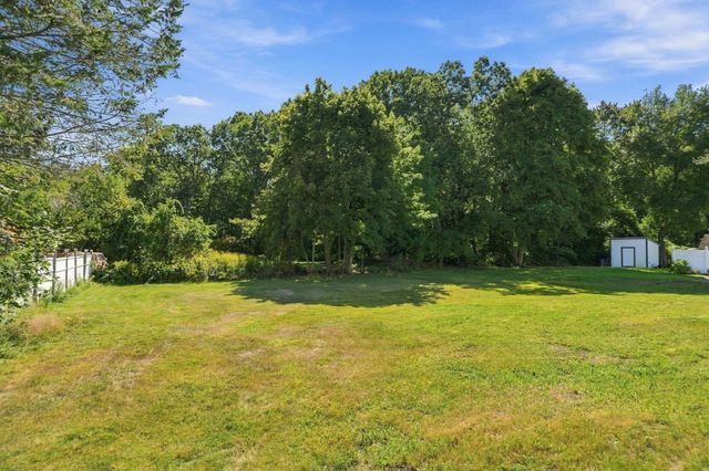 38 Park Ave, Reading, MA 01867