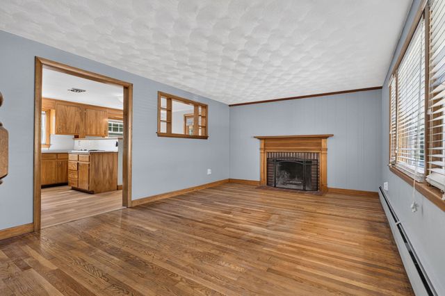 38 Park Ave, Reading, MA 01867