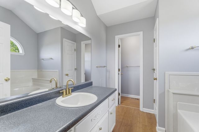 1050 Brinkley Rd, Murfreesboro, TN 37128