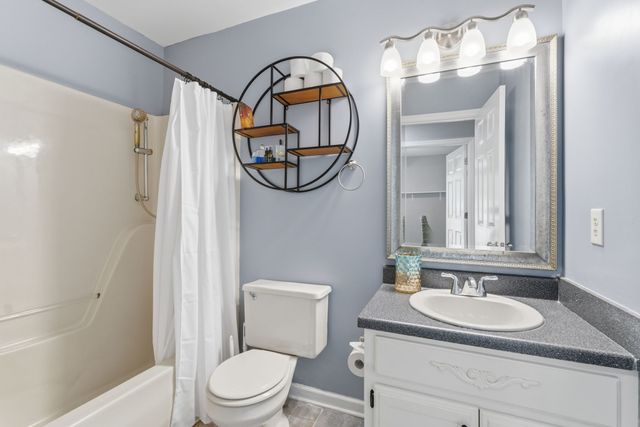 1050 Brinkley Rd, Murfreesboro, TN 37128