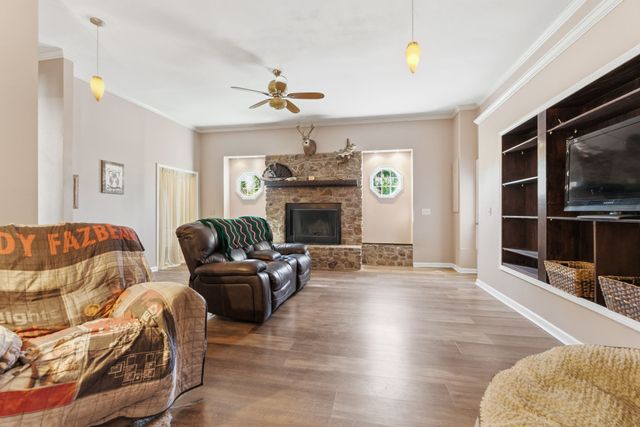 1050 Brinkley Rd, Murfreesboro, TN 37128