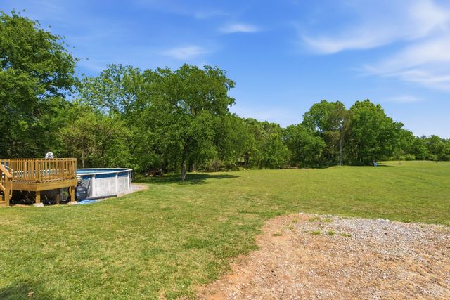 1050 Brinkley Rd, Murfreesboro, TN 37128