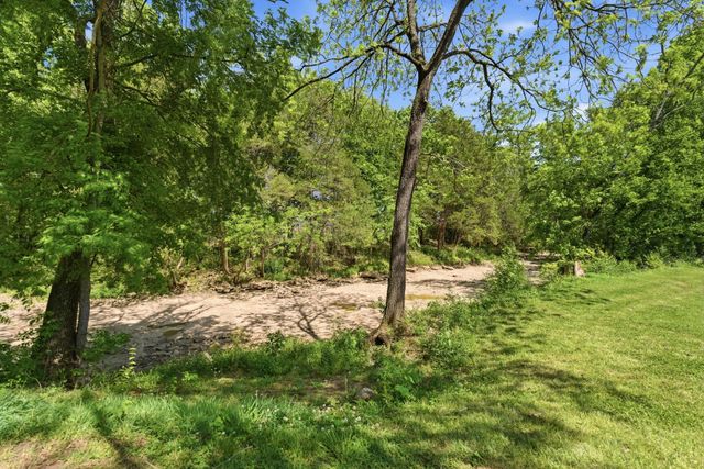 1050 Brinkley Rd, Murfreesboro, TN 37128