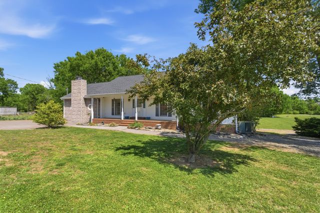 1050 Brinkley Rd, Murfreesboro, TN 37128