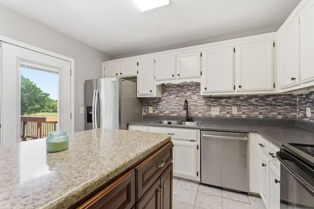 1050 Brinkley Rd, Murfreesboro, TN 37128