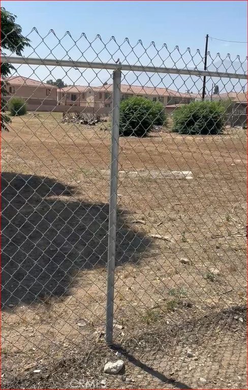 8566 Cypress Avenue, Fontana, CA 92335